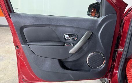 Renault Logan II, 2019 год, 920 000 рублей, 14 фотография