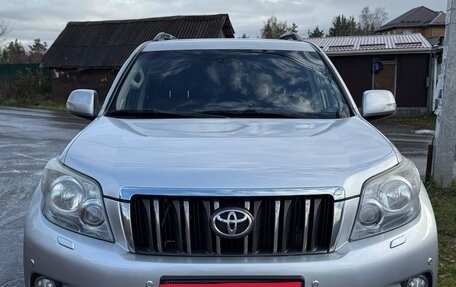 Toyota Land Cruiser Prado 150 рестайлинг 2, 2011 год, 2 500 000 рублей, 3 фотография