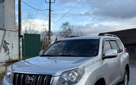 Toyota Land Cruiser Prado 150 рестайлинг 2, 2011 год, 2 500 000 рублей, 2 фотография