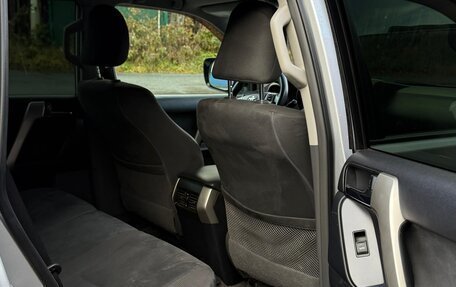 Toyota Land Cruiser Prado 150 рестайлинг 2, 2011 год, 2 500 000 рублей, 6 фотография