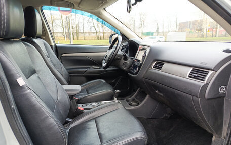 Mitsubishi Outlander III рестайлинг 3, 2015 год, 1 500 000 рублей, 13 фотография