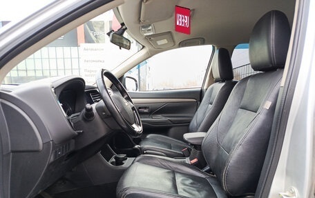 Mitsubishi Outlander III рестайлинг 3, 2015 год, 1 500 000 рублей, 20 фотография