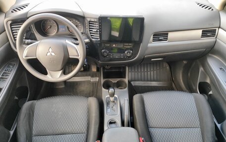 Mitsubishi Outlander III рестайлинг 3, 2012 год, 1 302 000 рублей, 10 фотография
