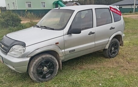 Chevrolet Niva I рестайлинг, 2004 год, 200 000 рублей, 2 фотография