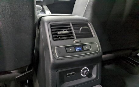 Audi A4, 2019 год, 1 950 000 рублей, 16 фотография