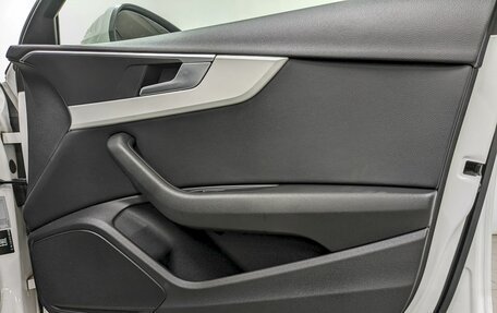 Audi A4, 2019 год, 1 950 000 рублей, 20 фотография