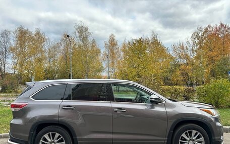 Toyota Highlander III, 2014 год, 3 199 000 рублей, 4 фотография