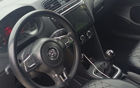 Volkswagen Polo VI (EU Market), 2013 год, 600 000 рублей, 2 фотография