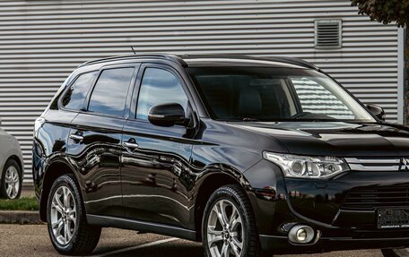 Mitsubishi Outlander III рестайлинг 3, 2013 год, 1 355 000 рублей, 7 фотография