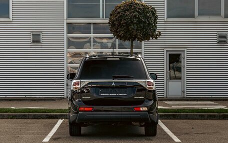 Mitsubishi Outlander III рестайлинг 3, 2013 год, 1 355 000 рублей, 5 фотография