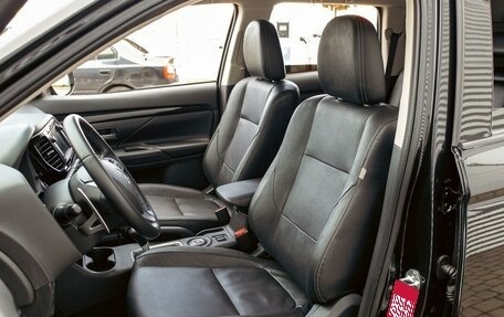 Mitsubishi Outlander III рестайлинг 3, 2013 год, 1 355 000 рублей, 11 фотография