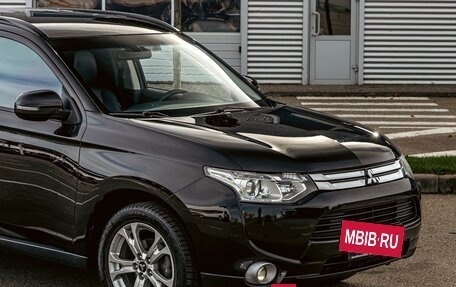 Mitsubishi Outlander III рестайлинг 3, 2013 год, 1 355 000 рублей, 8 фотография