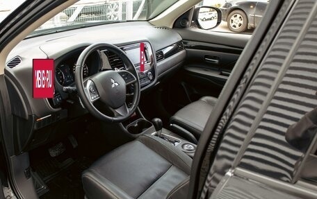 Mitsubishi Outlander III рестайлинг 3, 2013 год, 1 355 000 рублей, 13 фотография