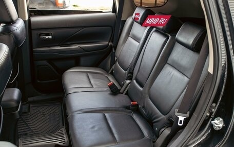 Mitsubishi Outlander III рестайлинг 3, 2013 год, 1 355 000 рублей, 17 фотография