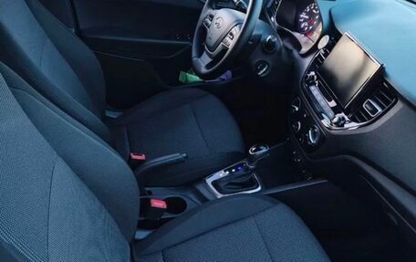 Hyundai Solaris II рестайлинг, 2020 год, 1 400 000 рублей, 5 фотография