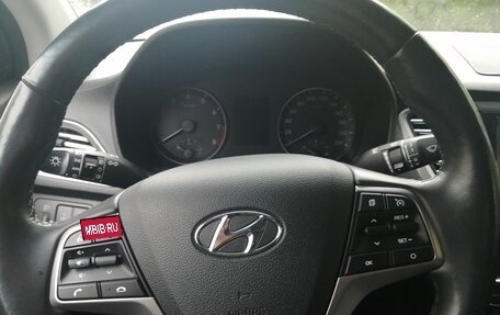Hyundai Solaris II рестайлинг, 2018 год, 1 700 000 рублей, 3 фотография