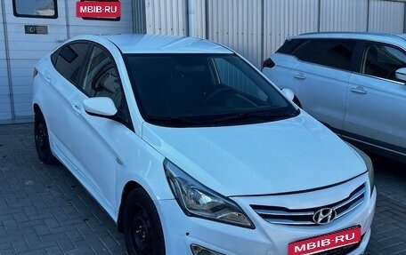Hyundai Solaris II рестайлинг, 2015 год, 670 000 рублей, 7 фотография