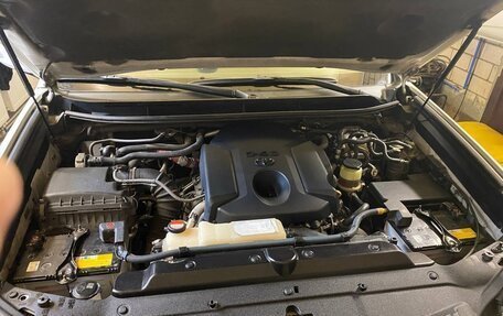 Toyota Land Cruiser Prado 150 рестайлинг 2, 2015 год, 3 500 000 рублей, 11 фотография