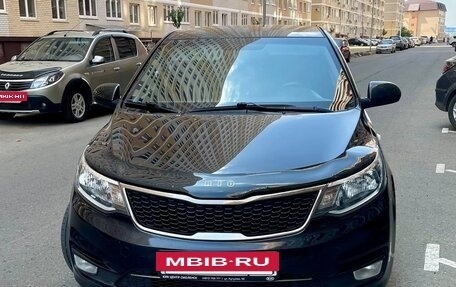 KIA Rio III рестайлинг, 2017 год, 899 000 рублей, 2 фотография
