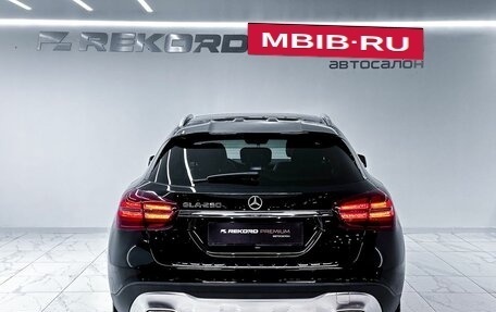 Mercedes-Benz GLA, 2019 год, 3 100 000 рублей, 29 фотография