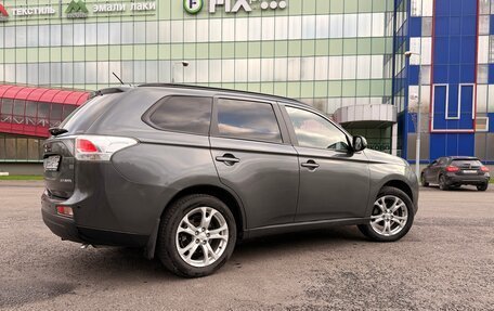 Mitsubishi Outlander III рестайлинг 3, 2013 год, 1 350 000 рублей, 5 фотография
