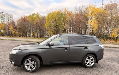Mitsubishi Outlander III рестайлинг 3, 2013 год, 2 фотография