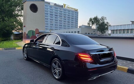Mercedes-Benz E-Класс, 2018 год, 3 160 000 рублей, 4 фотография