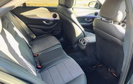 Mercedes-Benz E-Класс, 2018 год, 3 160 000 рублей, 10 фотография