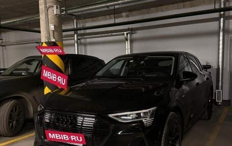 Audi e-tron I, 2021 год, 5 300 000 рублей, 3 фотография