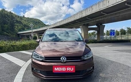 Volkswagen Touran III, 2021 год, 1 443 000 рублей, 2 фотография