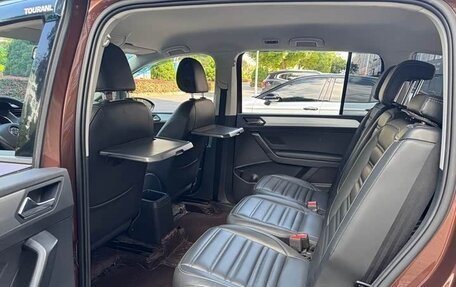 Volkswagen Touran III, 2021 год, 1 443 000 рублей, 7 фотография