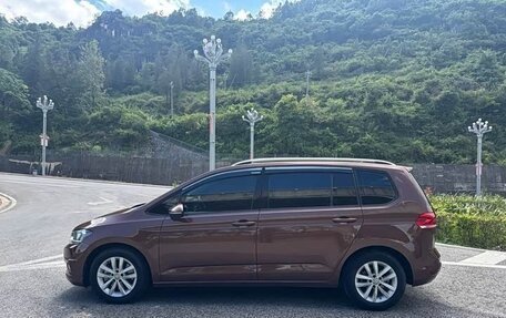 Volkswagen Touran III, 2021 год, 1 443 000 рублей, 3 фотография