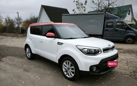 KIA Soul II рестайлинг, 2018 год, 1 900 000 рублей, 3 фотография