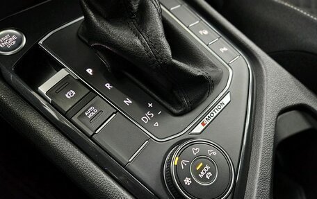 Volkswagen Tiguan II, 2018 год, 1 970 000 рублей, 11 фотография