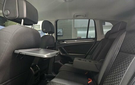 Volkswagen Tiguan II, 2018 год, 1 970 000 рублей, 15 фотография