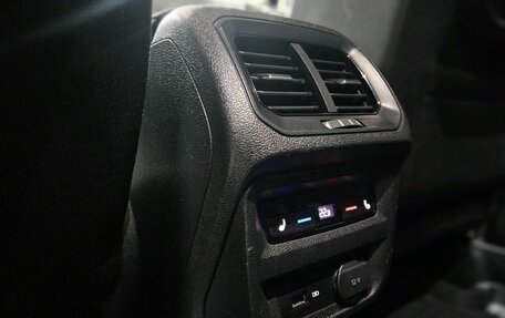 Volkswagen Tiguan II, 2018 год, 1 970 000 рублей, 16 фотография