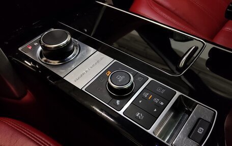 Land Rover Range Rover IV рестайлинг, 2013 год, 2 630 000 рублей, 12 фотография