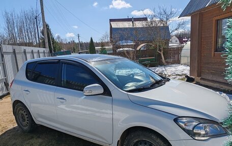 KIA cee'd I рестайлинг, 2011 год, 643 000 рублей, 2 фотография