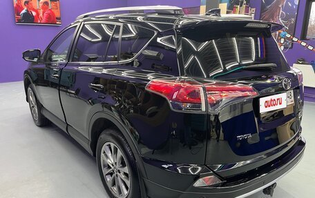 Toyota RAV4, 2018 год, 3 000 000 рублей, 10 фотография