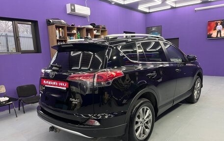 Toyota RAV4, 2018 год, 3 000 000 рублей, 9 фотография