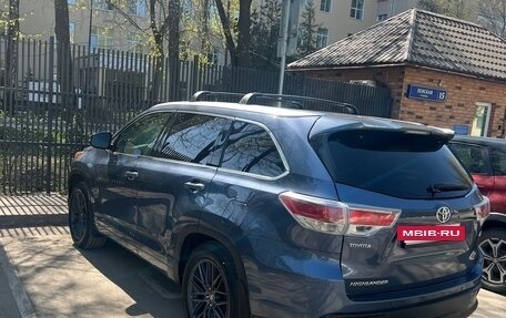 Toyota Highlander III, 2014 год, 2 750 000 рублей, 2 фотография