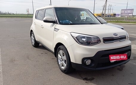 KIA Soul II рестайлинг, 2018 год, 1 375 000 рублей, 5 фотография