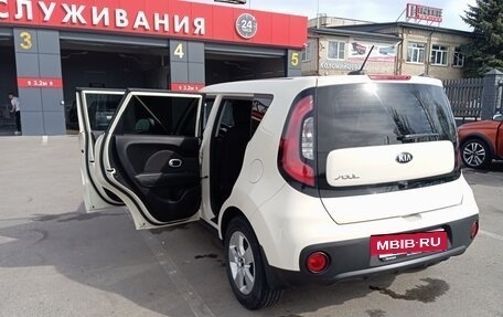 KIA Soul II рестайлинг, 2018 год, 1 375 000 рублей, 2 фотография