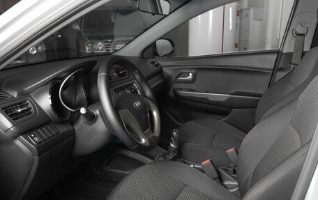KIA Rio III рестайлинг, 2015 год, 789 700 рублей, 14 фотография