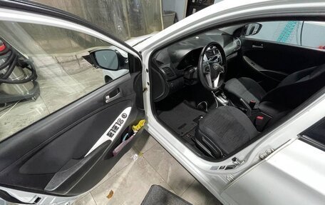 Hyundai Solaris II рестайлинг, 2014 год, 1 000 000 рублей, 10 фотография