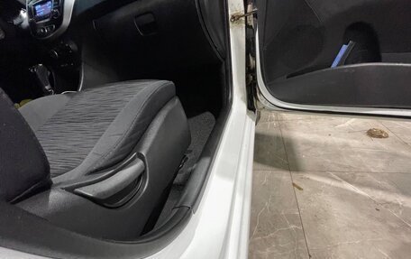 Hyundai Solaris II рестайлинг, 2014 год, 1 000 000 рублей, 19 фотография