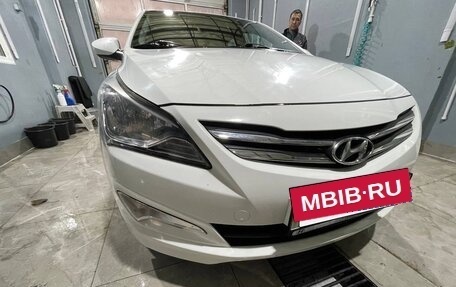 Hyundai Solaris II рестайлинг, 2014 год, 1 000 000 рублей, 16 фотография