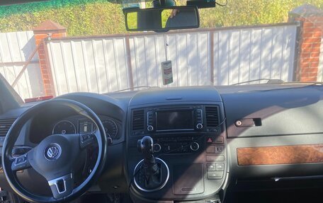 Volkswagen Multivan T5, 2011 год, 2 450 000 рублей, 2 фотография