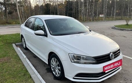 Volkswagen Jetta VI, 2015 год, 1 500 000 рублей, 2 фотография