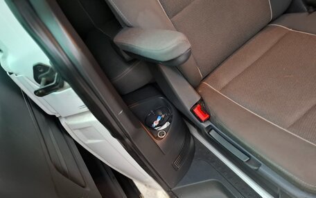 Volkswagen Multivan T5, 2012 год, 2 400 000 рублей, 8 фотография